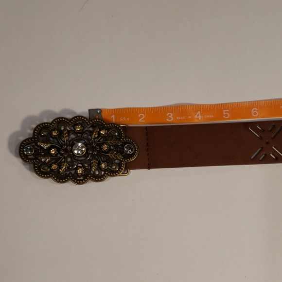 Bronze detail buckle brown belt - Picture 5 of 6